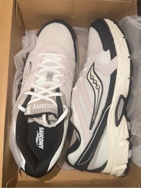 Saucony Ride Millennium Mens 10 Black White Running Shoes Casual S70856-4